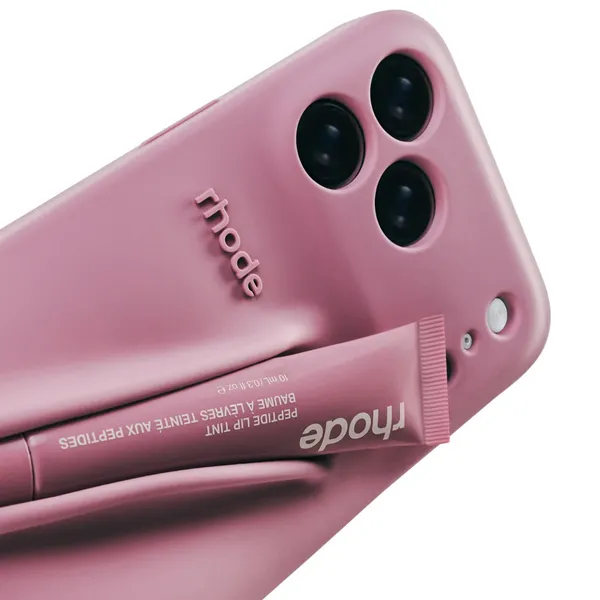 完売品 rhode pretzel iPhone 17 Pro ケース Rhode Lip Case For Iphone 17 Pro / Soft Silicone / Pretzel in Qatar